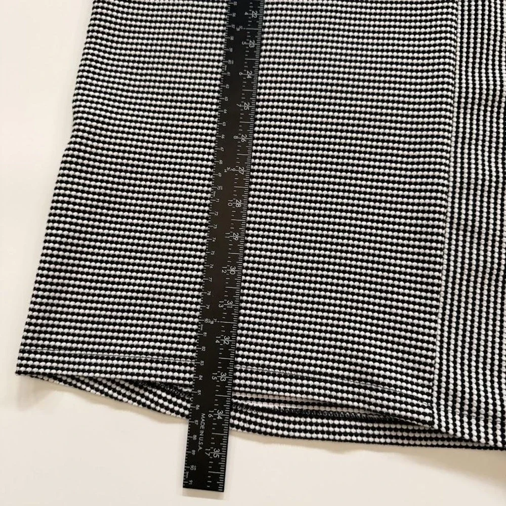 05-Jones New York Dress Wmns 12 Shift Knee Length Short Sleeve Geometric Pattern